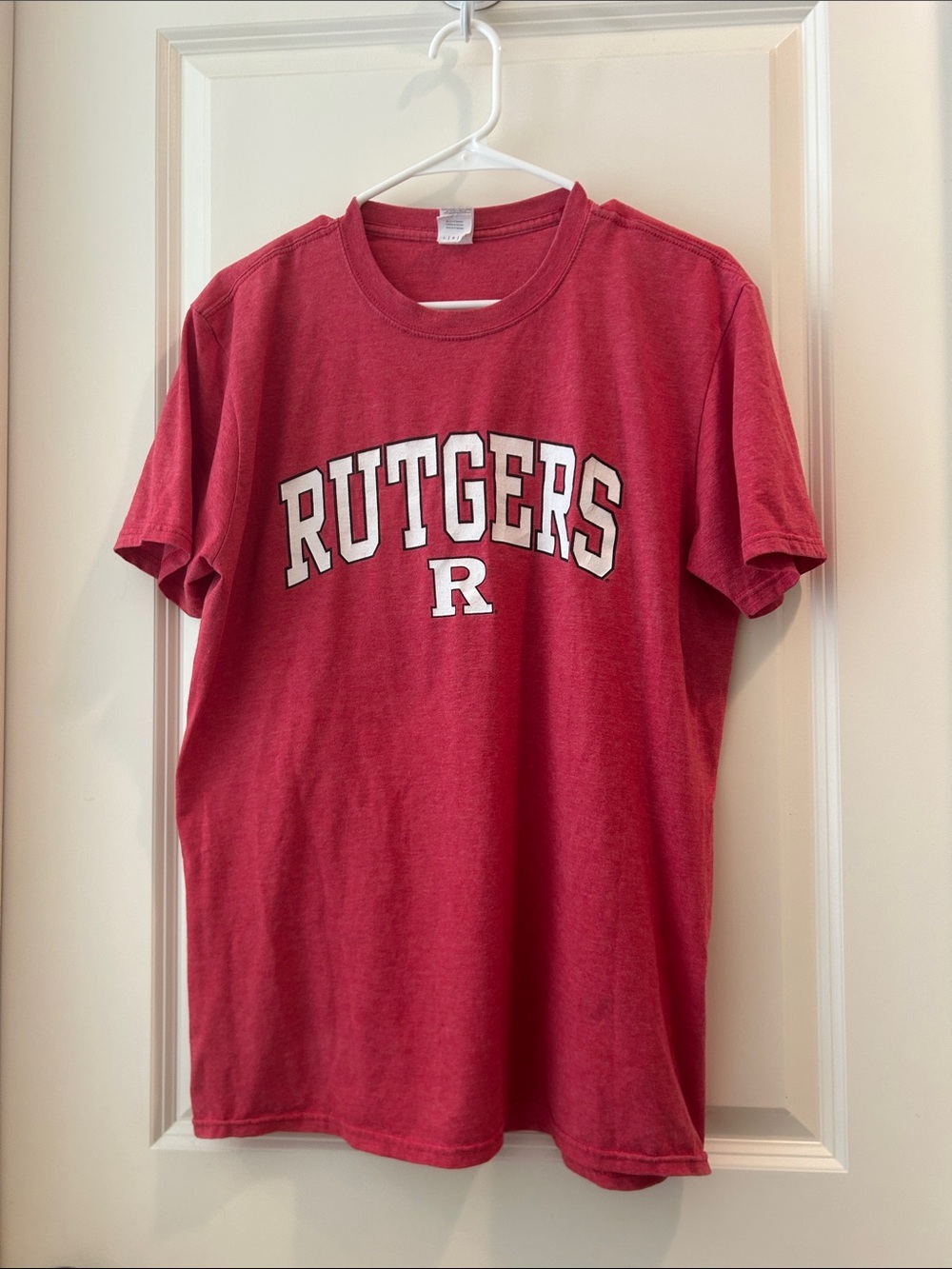 Gildan Rutgers University Red Classic Crewneck T-Shirt short sleeve men’s size L